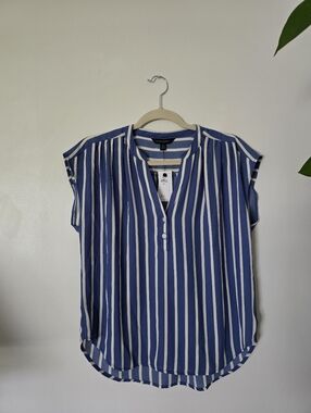 New Banana Republic Blue Stripe Womens Sleeveless Blouse Lightweight Top